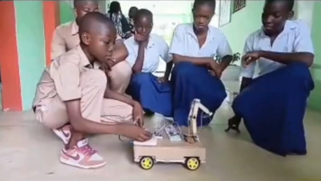 TEAM-PIAGET DE L&rsquo;ETABLISSEMENT D&rsquo;APPLICATION JEAN-PIAGET/ENS